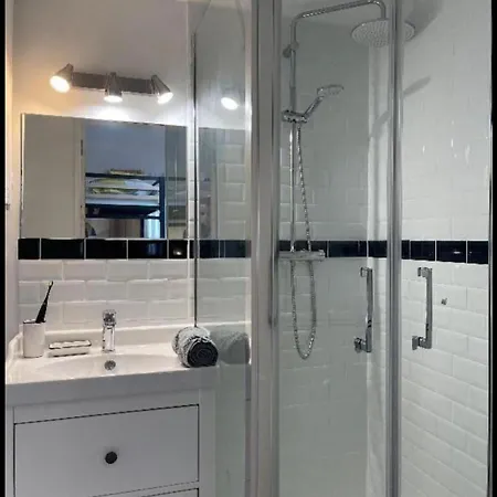 Cocon Avec Vue Imprenable - Face Gare Flandres 4 Pers Apartment